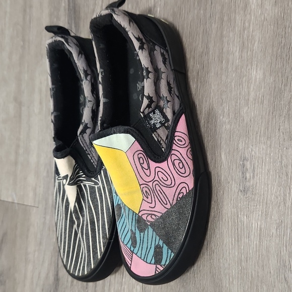 Disney Nightmare Before Christmas Canvas Time Burton Slip Ons Size 7 Mens - Picture 2 of 11